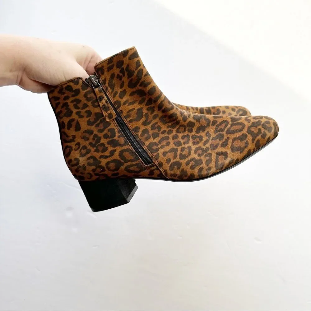Clarks Marilyn Beth Leopard Print Ankle Boots Suede Leather Tan Brown Size 6